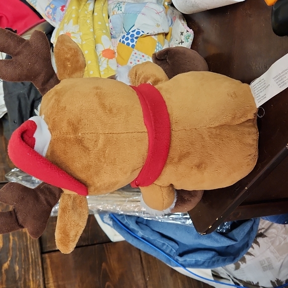 Gemmy Industries Corp Reindeer Singing Shout Raises Eyebrows 12" - Picture 3 of 4